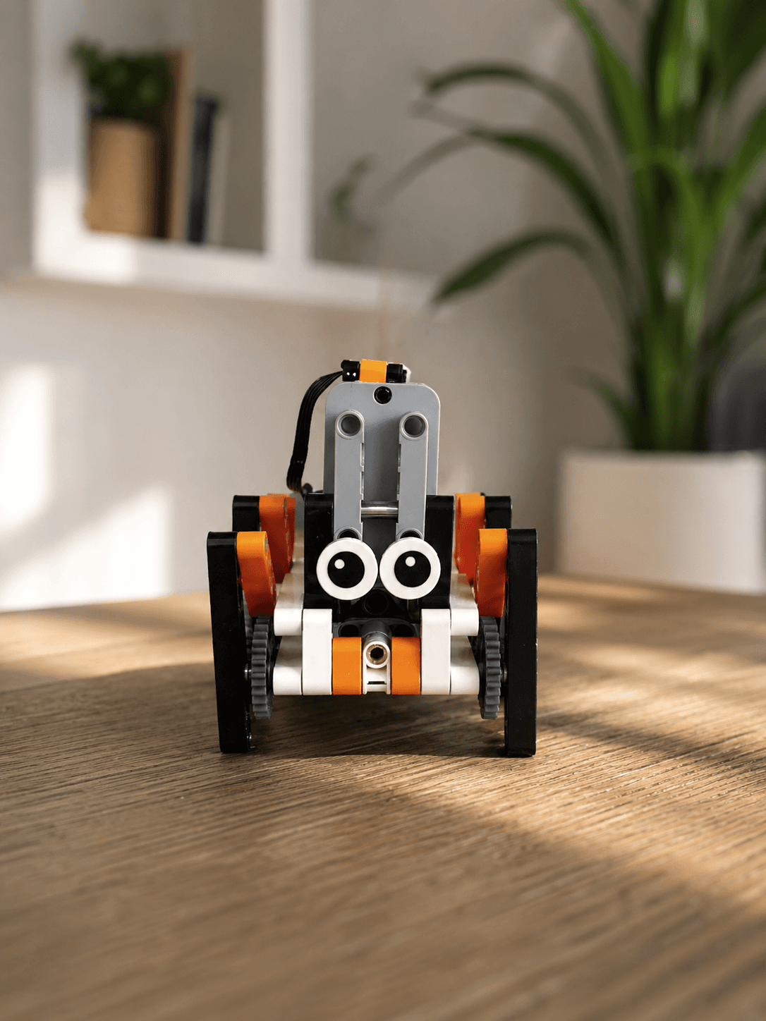 RoboBlock - chodzący robot do samodzielnego montażu